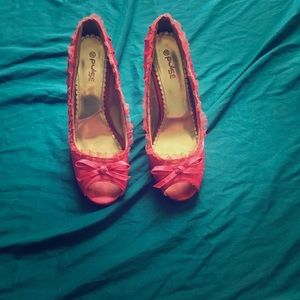 Hot pink size 10 pulse heels